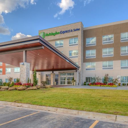 Holiday Inn Express & Suites Tulsa Midtown By Ihg Bagian luar foto