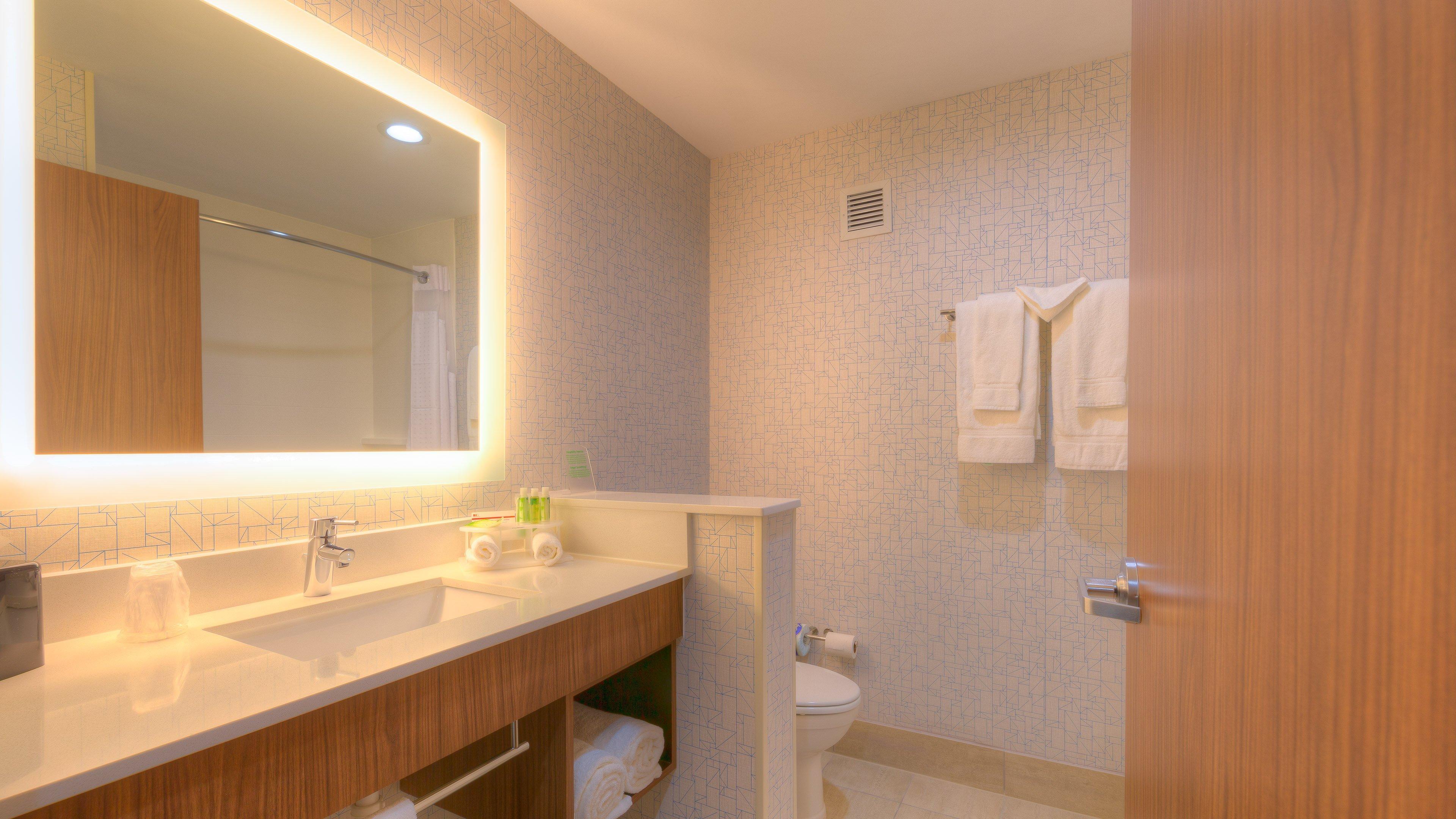 Holiday Inn Express & Suites Tulsa Midtown By Ihg Bagian luar foto