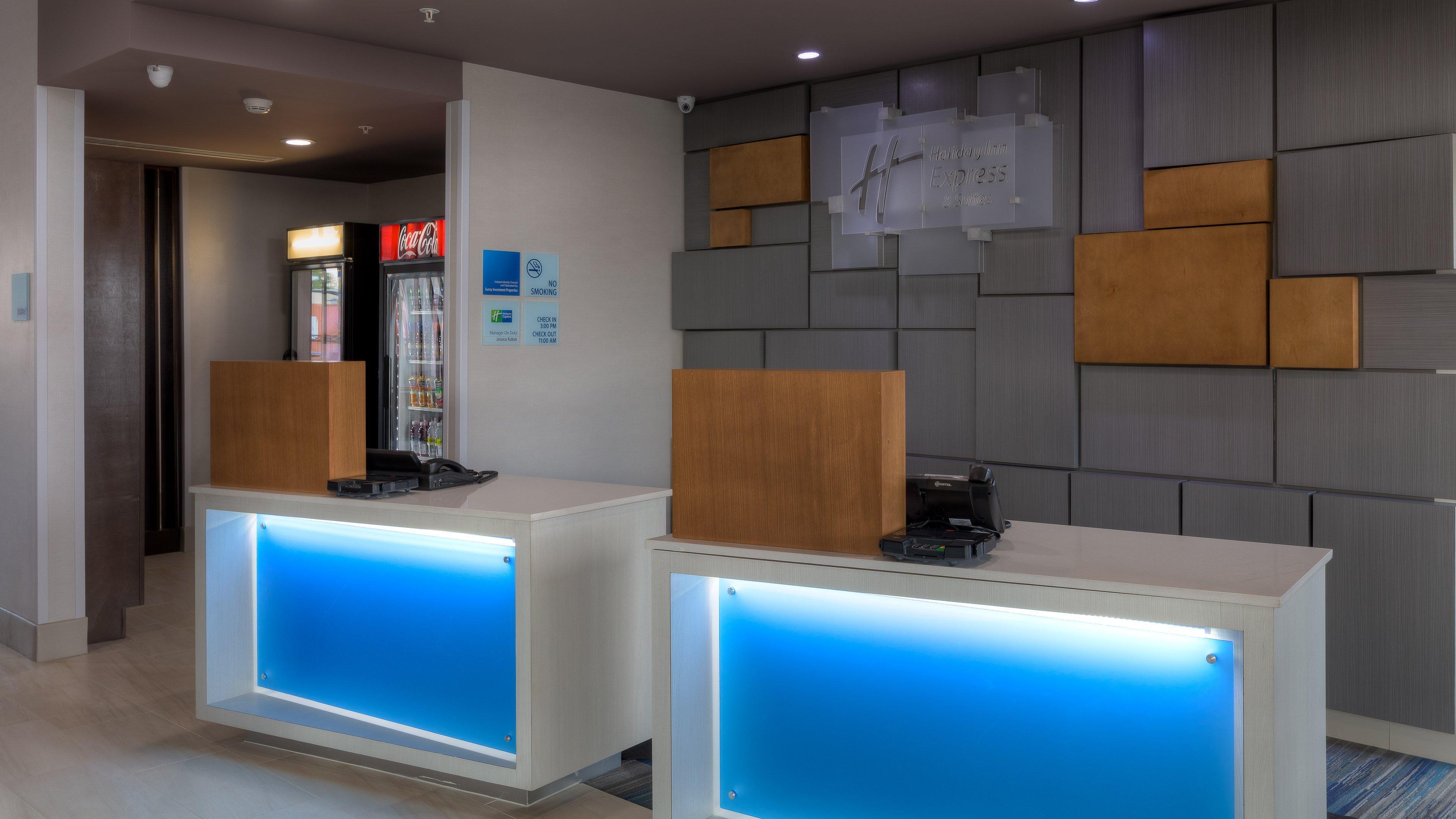 Holiday Inn Express & Suites Tulsa Midtown By Ihg Bagian luar foto