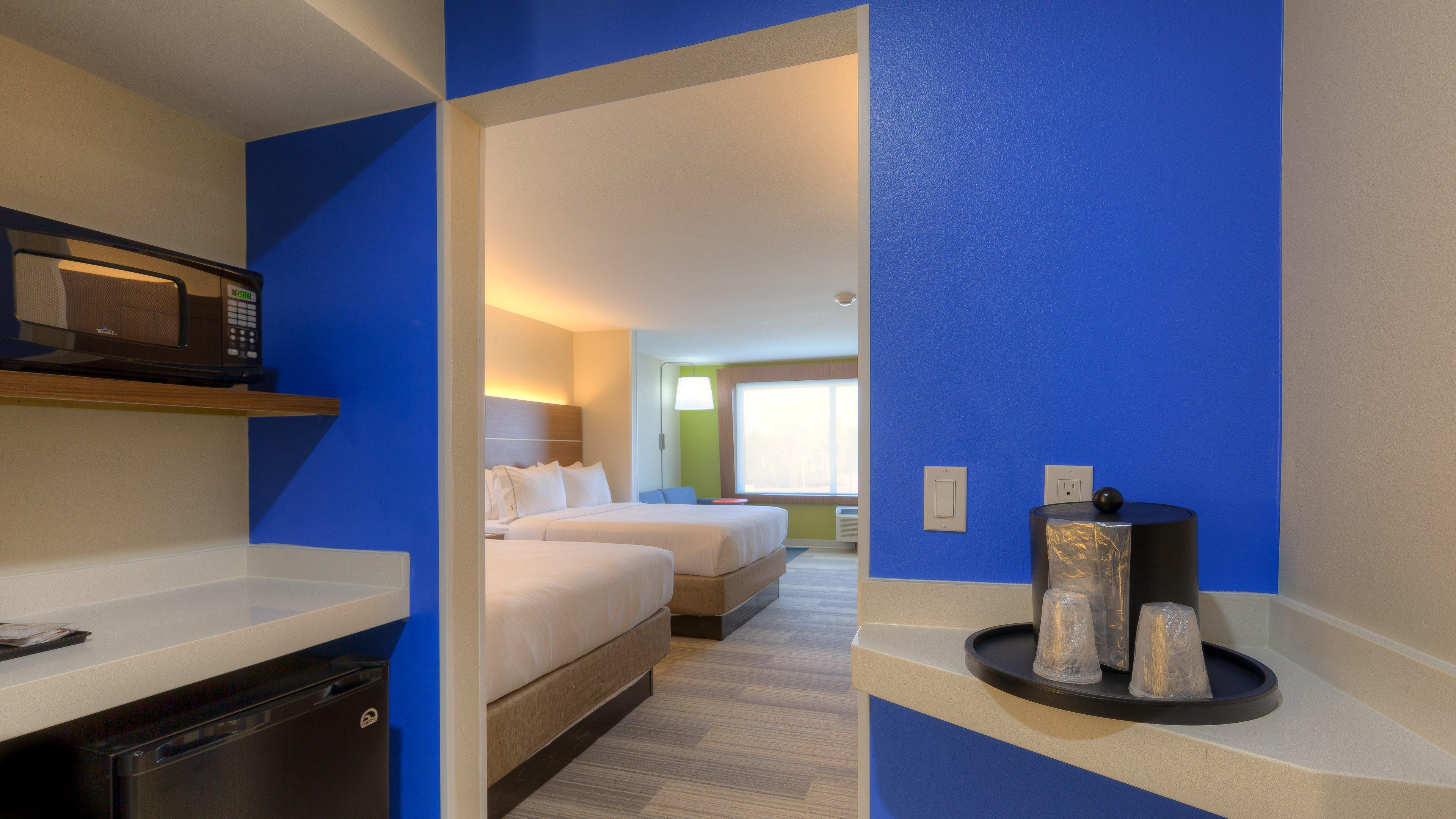 Holiday Inn Express & Suites Tulsa Midtown By Ihg Bagian luar foto