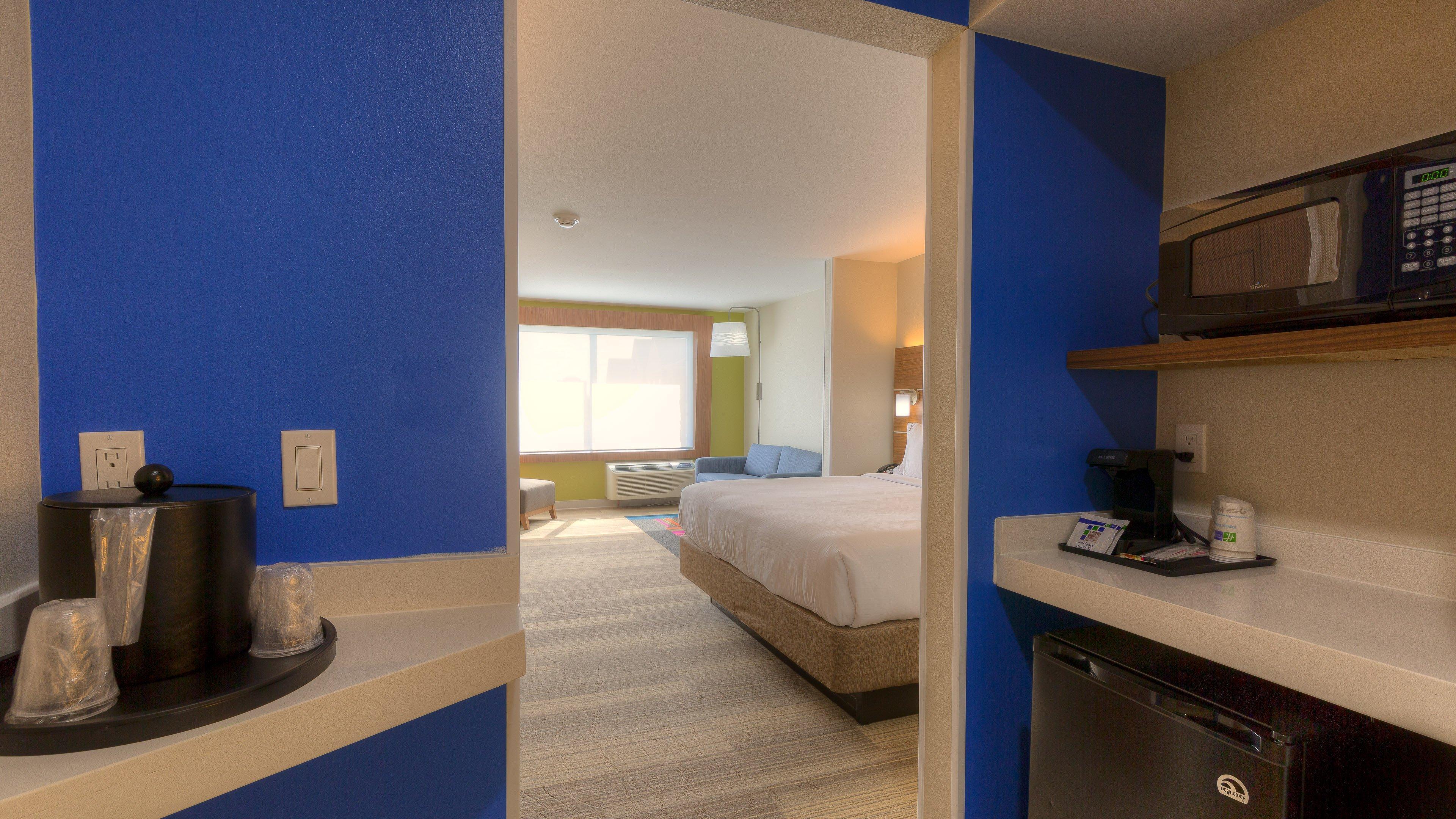 Holiday Inn Express & Suites Tulsa Midtown By Ihg Bagian luar foto